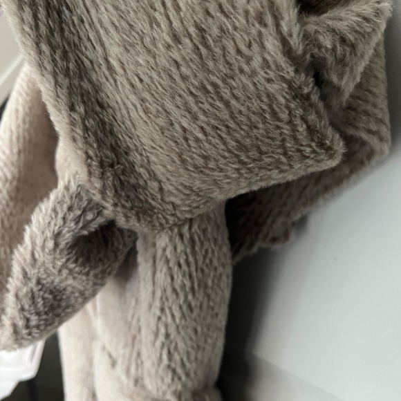 Sentaler special edition coat - Picture 6 of 7